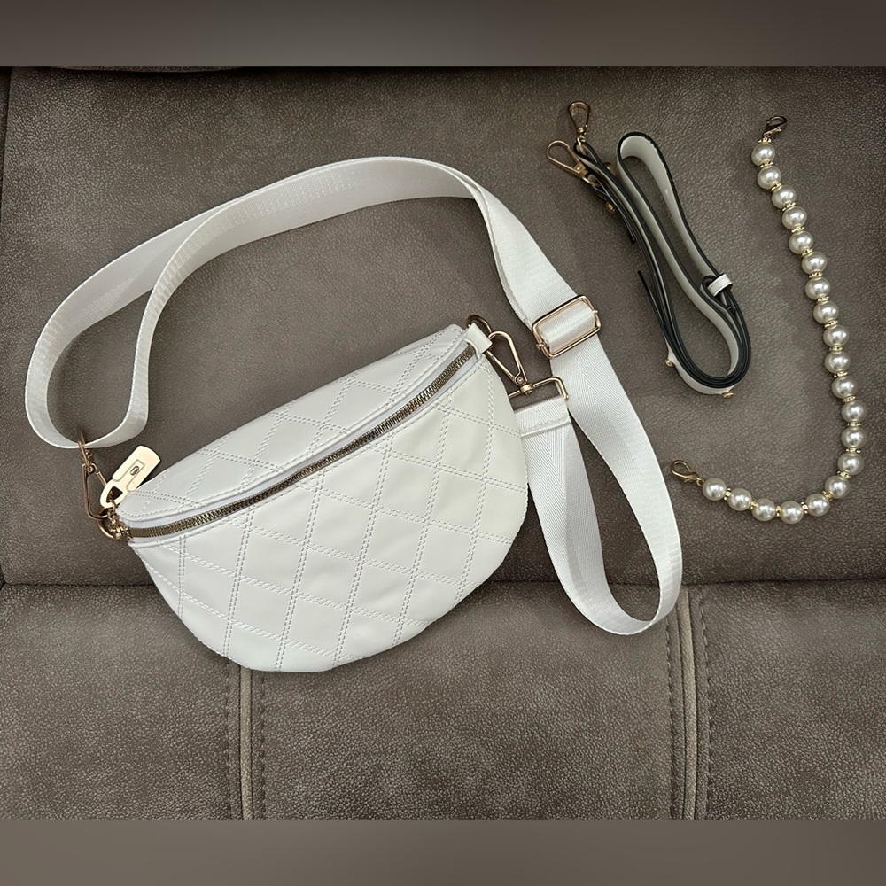 White Belt Bag with Removable Pearl Chain
